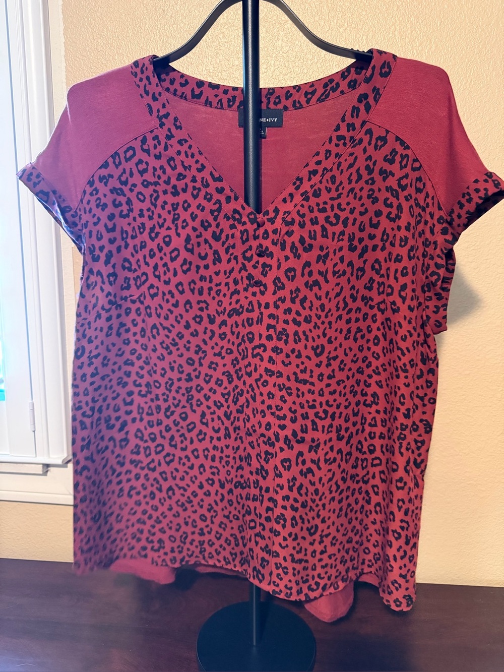 Red Leopard Print V-Neck Short Sleeve Tee